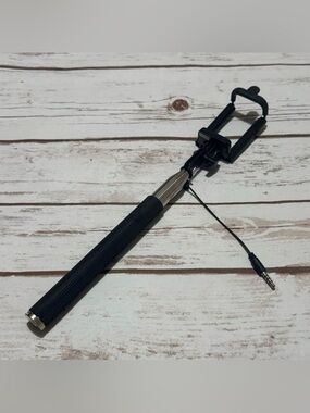 Wired Selfie Stick with 3.5mm Jack - Black